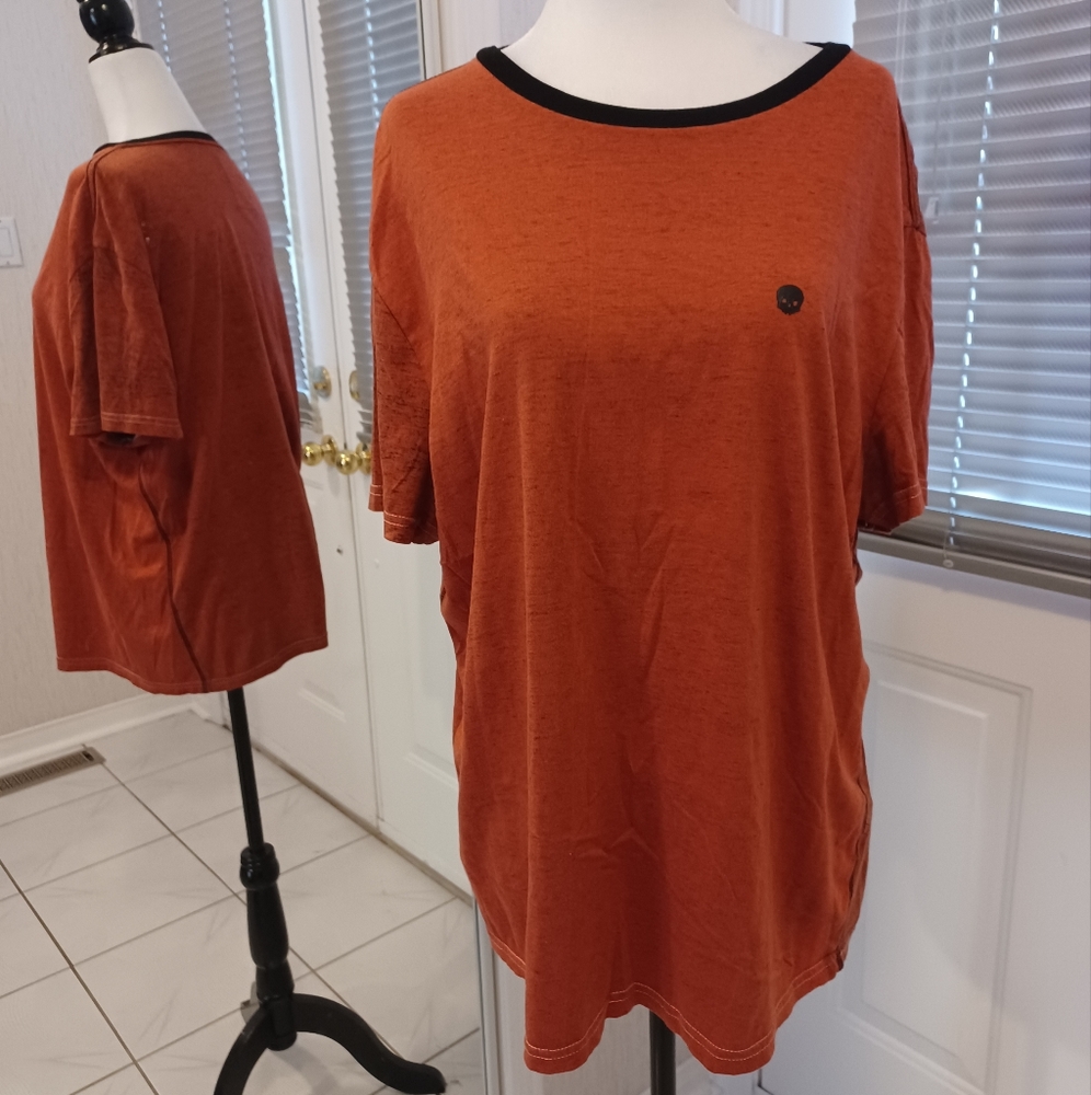 4/$40 New Burnt Orange Tee - Size XL